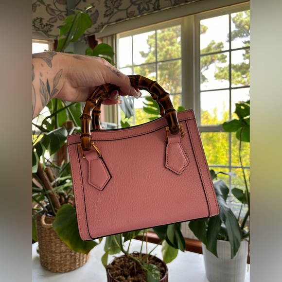 Authentic GUCCI Diana Mini Tote Bag in Pink Leather - Picture 3 of 10